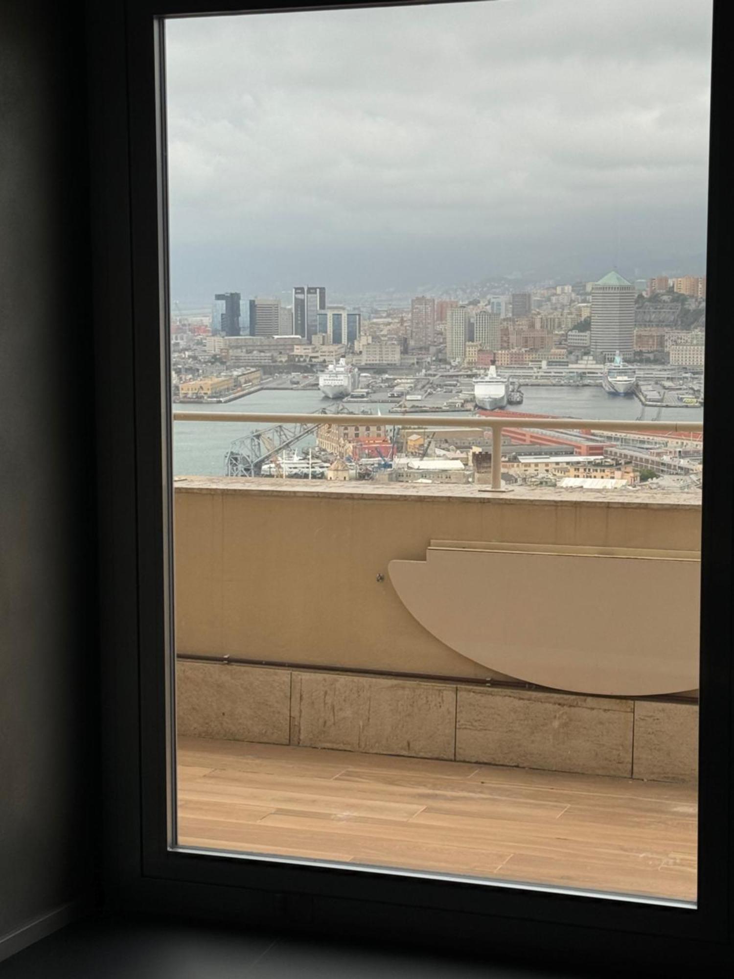 Terrazza Colombo - White And Gold * Genua